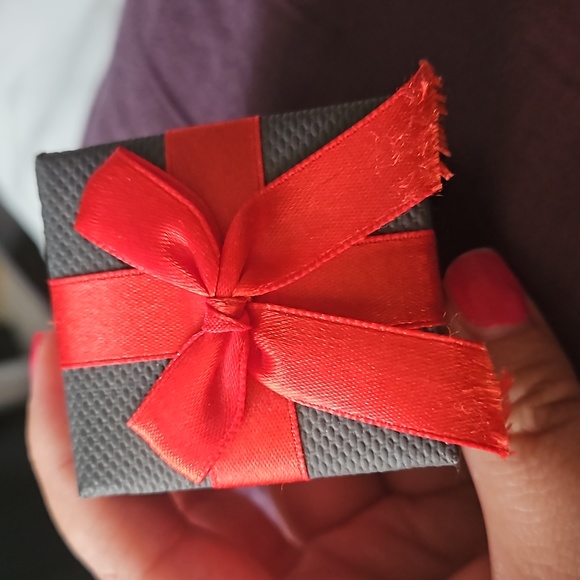 Ring 💍 - Picture 2 of 2